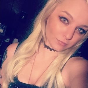 Meet your Posher, Briana